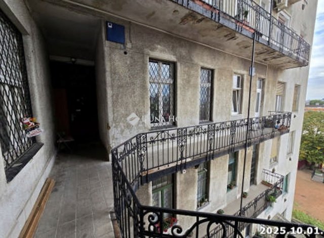 Eladó téglalakás, Budapesten, X. kerületben, Martinovics téren