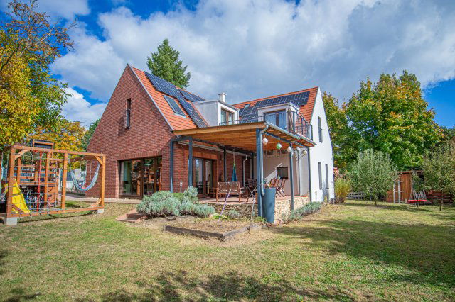 Eladó családi ház, Nagykovácsiban, Nyúl utcában 245 M Ft