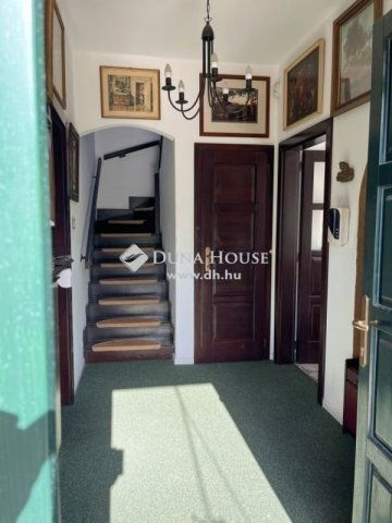 Eladó családi ház, Kerepesen 146.7 M Ft, 6 szobás