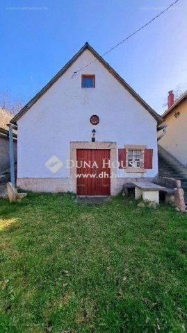 Eladó nyaraló, Lábatlanon 18.9 M Ft, 2 szobás