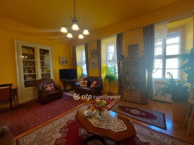 Eladó téglalakás, Pécsett 91 M Ft, 2+1 szobás