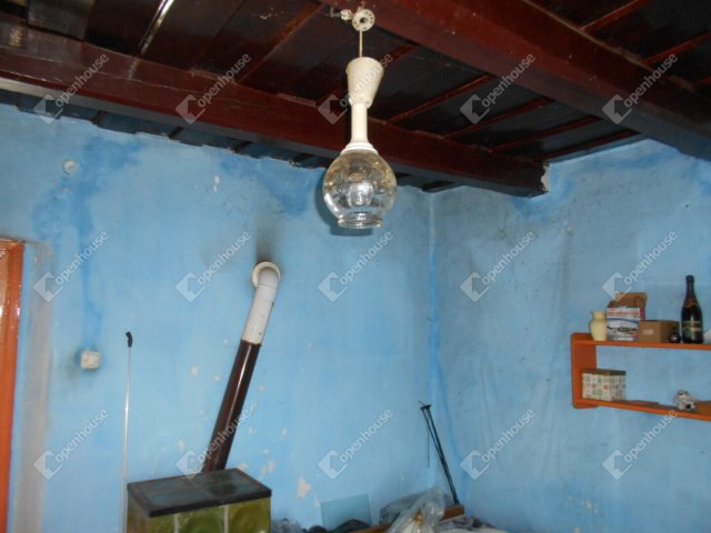 Eladó családi ház, Bezeréden 6.5 M Ft, 1 szobás