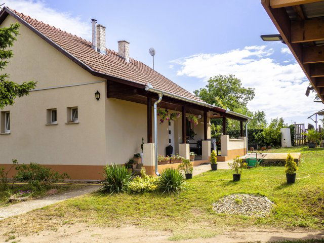 Eladó családi ház, Kecskeméten 79 M Ft, 4 szobás