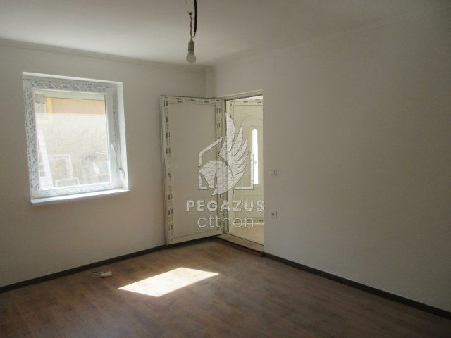 Eladó családi ház, Ózdon 24.9 M Ft, 2 szobás