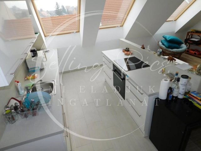 Eladó téglalakás, Pécsett 89.99 M Ft, 2 szobás