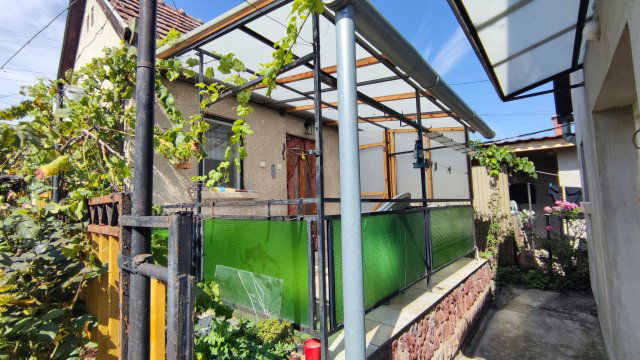 Eladó családi ház, Badacsonytomajon 39.9 M Ft, 2 szobás