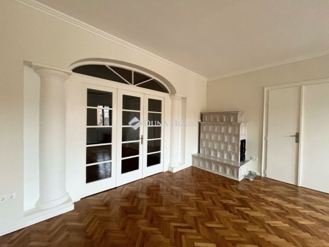 Eladó téglalakás, Szombathelyen 83.99 M Ft, 4 szobás