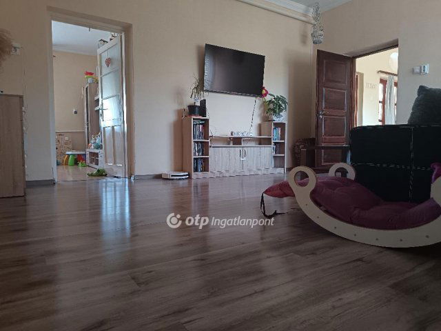 Eladó családi ház, Konyáron 28 M Ft, 3 szobás