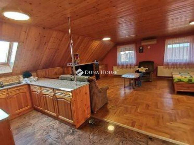 Eladó családi ház, Alsónémediben 150 M Ft, 3 szobás