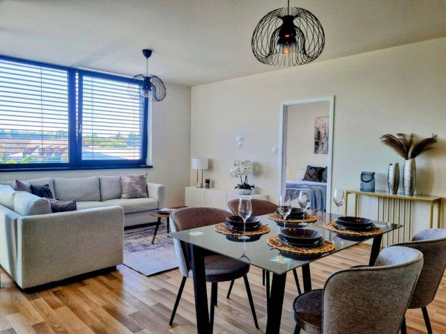 Kiadó téglalakás, albérlet, Tatán 570 E Ft / hó, 4 szobás