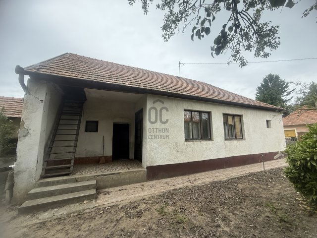 Eladó családi ház, Téten 22.9 M Ft, 2 szobás