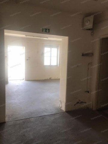 Kiadó üzlethelyiség, Kecskeméten 100 E Ft / hó, 3 szobás