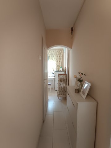 Eladó panellakás, Kecskeméten 32.9 M Ft, 1 szobás