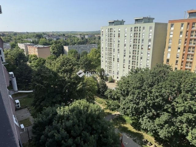 Eladó panellakás, Pécsett 39.99 M Ft, 2 szobás