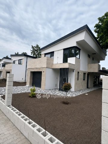 Eladó családi ház, Siófokon 249 M Ft, 5 szobás