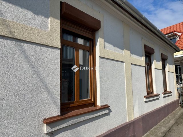 Eladó családi ház, Veszprémben 46 M Ft, 1 szobás