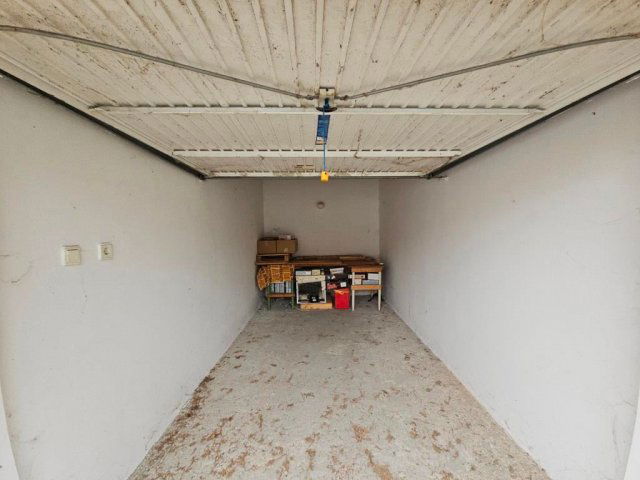Eladó garázs, Kaposváron, Dózsa György utcában 5.5 M Ft