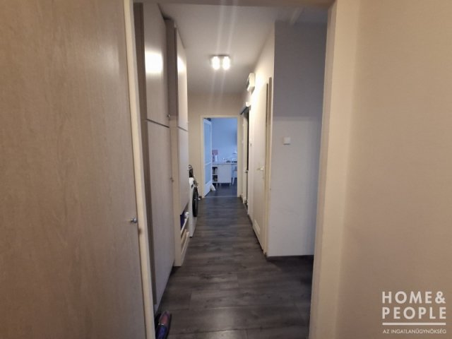 Eladó téglalakás, Szegeden 64 M Ft, 3 szobás