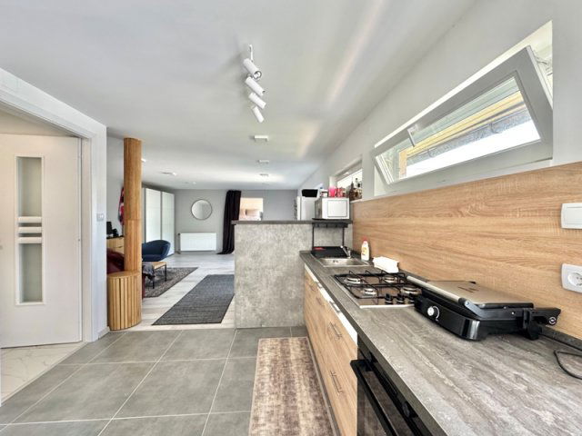 Kiadó téglalakás, albérlet, Pécsett, Zsolnay Vilmos utcában