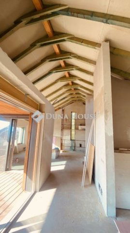 Eladó családi ház, Csömörön 245 M Ft, 4 szobás