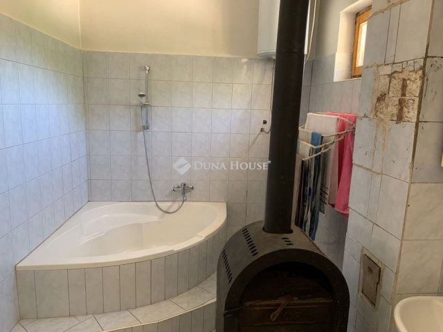 Eladó családi ház, Ceglédbercelen 34.5 M Ft, 2 szobás