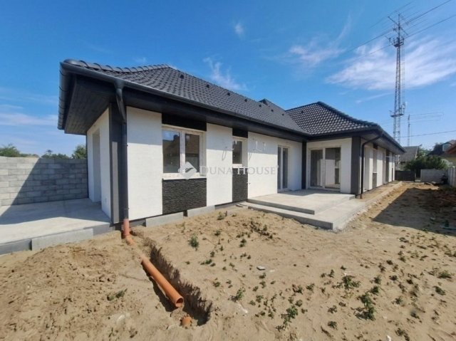 Eladó ikerház, Fóton 124 M Ft, 4 szobás / költözzbe.hu