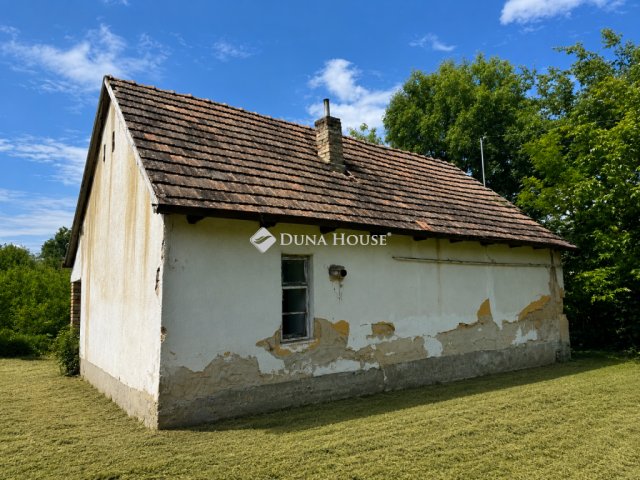 Eladó családi ház, Dégen 12.9 M Ft, 1 szobás