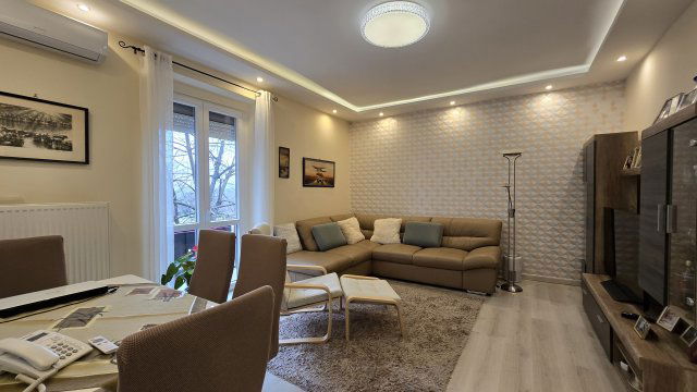 Eladó téglalakás, Dunaújvárosban, Rákóczi Ferenc téren