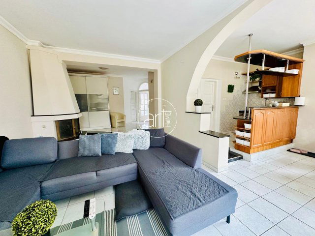 Eladó családi ház, Csongrádon 79.99 M Ft, 5 szobás