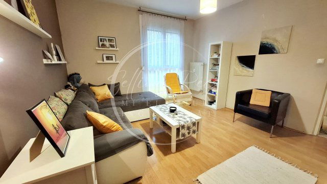 Eladó panellakás, Pécsett, Pollack Mihály utcában 54.9 M Ft