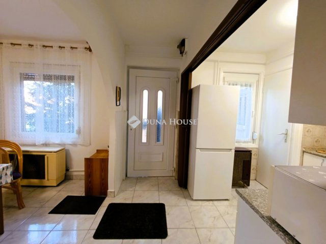 Eladó téglalakás, Mohácson 37.8 M Ft, 3 szobás