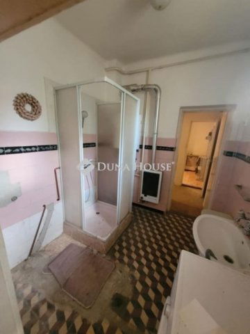 Eladó családi ház, Vecsésen 57.9 M Ft, 2 szobás