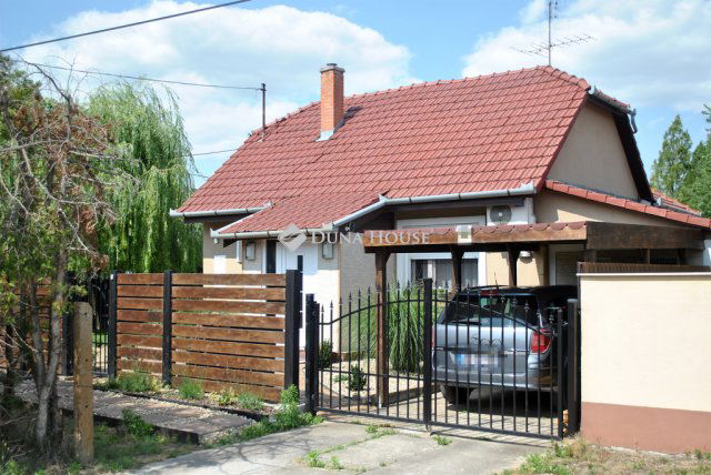 Eladó családi ház, Kecskeméten 62 M Ft, 4 szobás