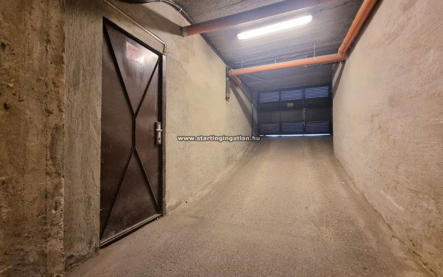 Eladó garázs, Budapesten, VIII. kerületben 6.9 M Ft