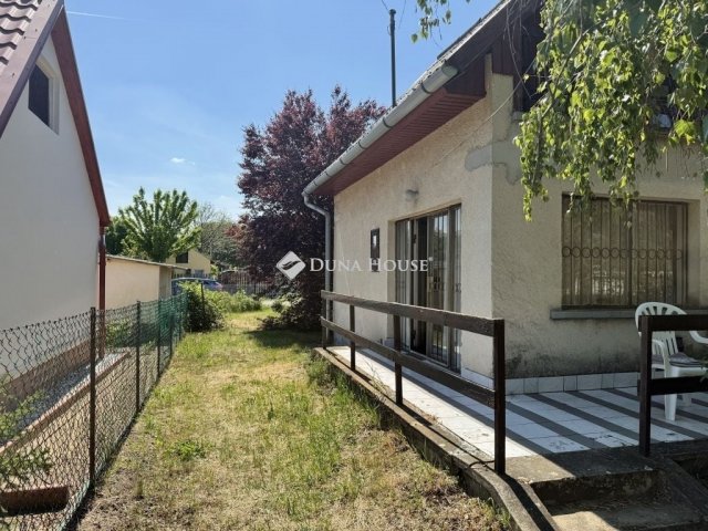 Eladó családi ház, Tóalmáson 28 M Ft, 2 szobás