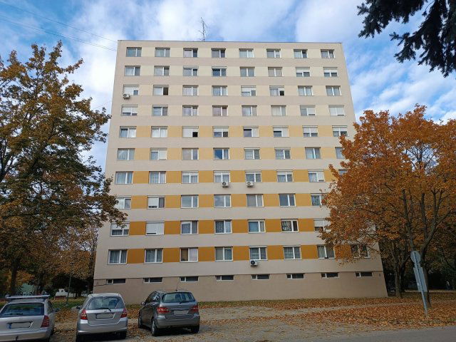 Eladó panellakás, Ajkán, Kossuth utcában 18.9 M Ft, 1+1 szobás