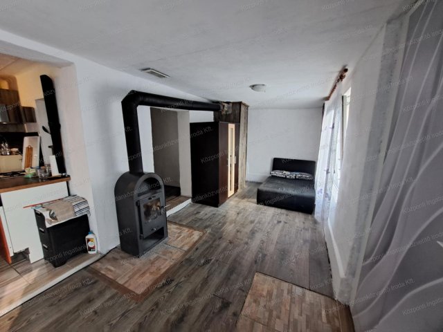 Eladó családi ház, Tatabányán 28.5 M Ft, 3 szobás