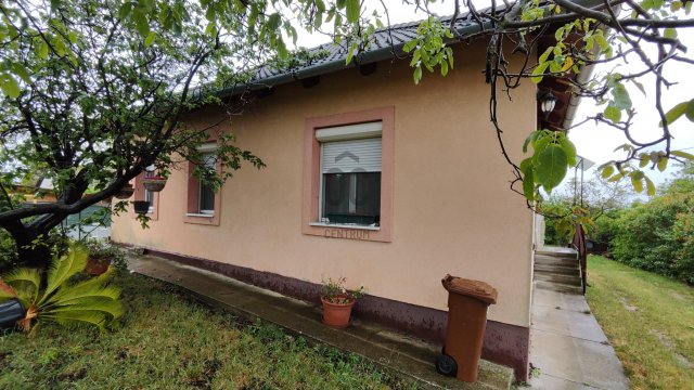 Eladó családi ház, Pétfürdőn 54.9 M Ft, 2 szobás