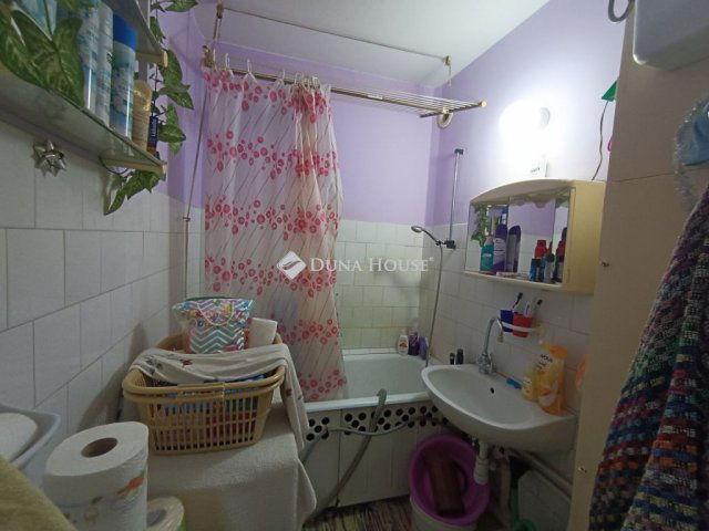 Eladó panellakás, Szegeden, Zsitva soron 44.9 M Ft, 2 szobás