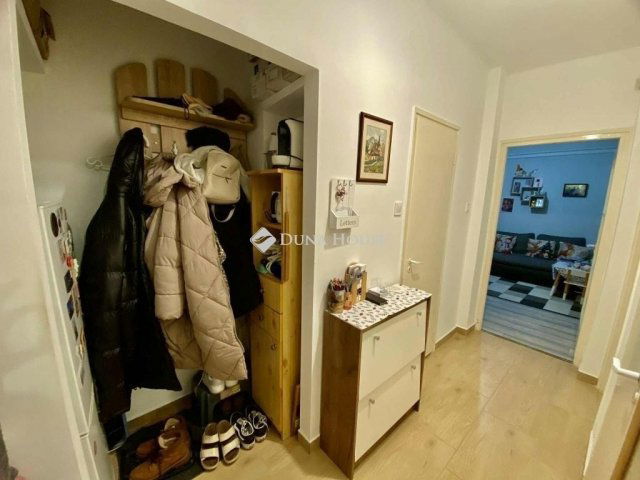 Eladó téglalakás, Kecskeméten 42 M Ft, 2 szobás