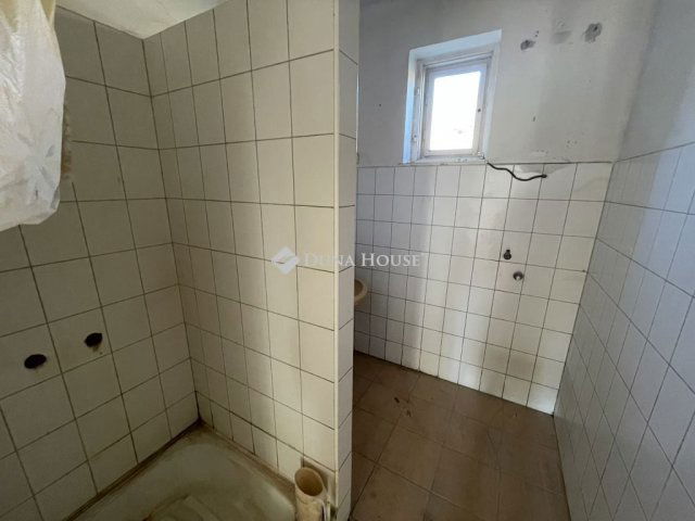 Eladó családi ház, Celldömölkön 13 M Ft, 2 szobás