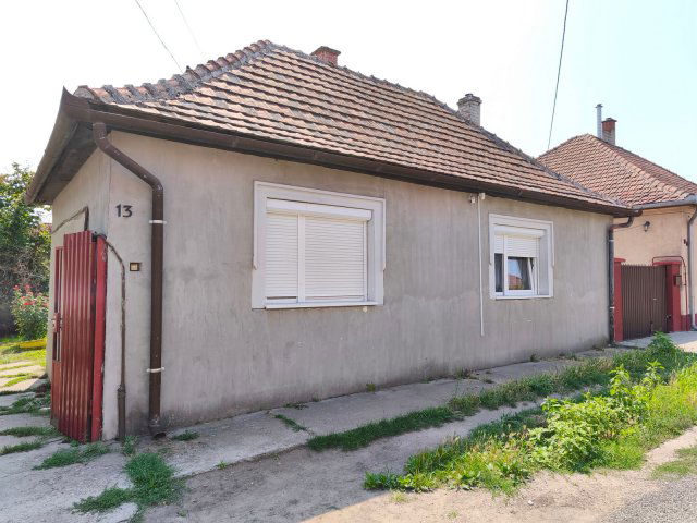 Eladó családi ház, Kiskunhalason 20.99 M Ft, 3 szobás
