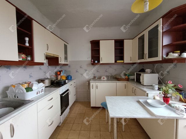 Eladó családi ház, Harkán 97 M Ft, 5 szobás