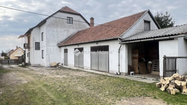 Eladó családi ház, Verpeléten 36.9 M Ft, 9 szobás