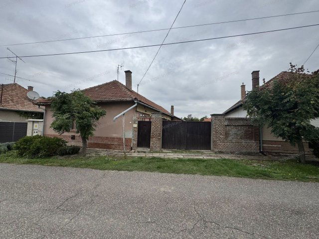 Eladó családi ház, Gyulán 26.99 M Ft, 2 szobás
