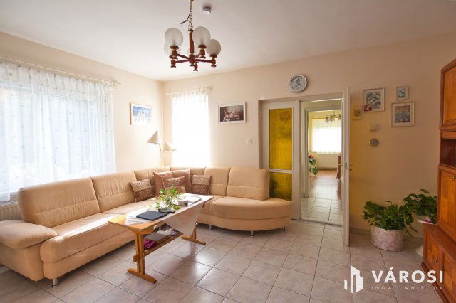 Eladó családi ház, Békéscsabán 74.9 M Ft, 5 szobás