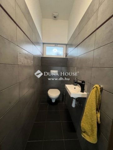 Eladó családi ház, Szegeden 280 M Ft, 4+1 szobás