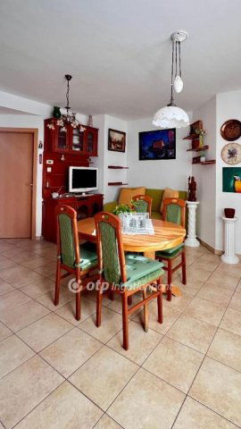 Eladó téglalakás, Szigetszentmiklóson 67.9 M Ft, 2+1 szobás