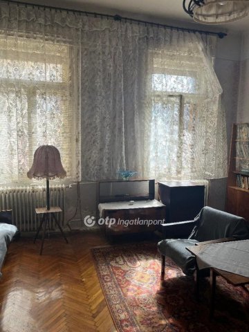 Eladó téglalakás, Pécsett 64.9 M Ft, 2 szobás