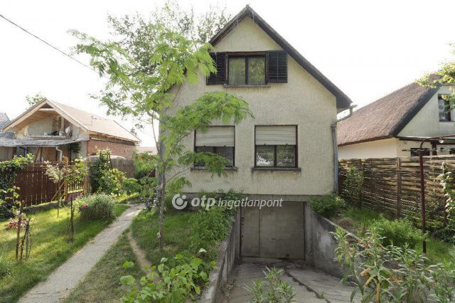 Eladó nyaraló, Kiskunlacházán 35.9 M Ft, 3 szobás